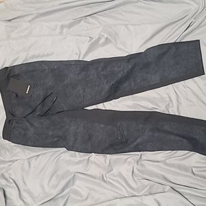 Licence to train pant